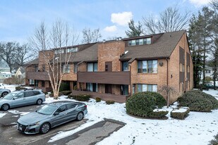 25 Stanley St in West Hartford, CT - Building Photo