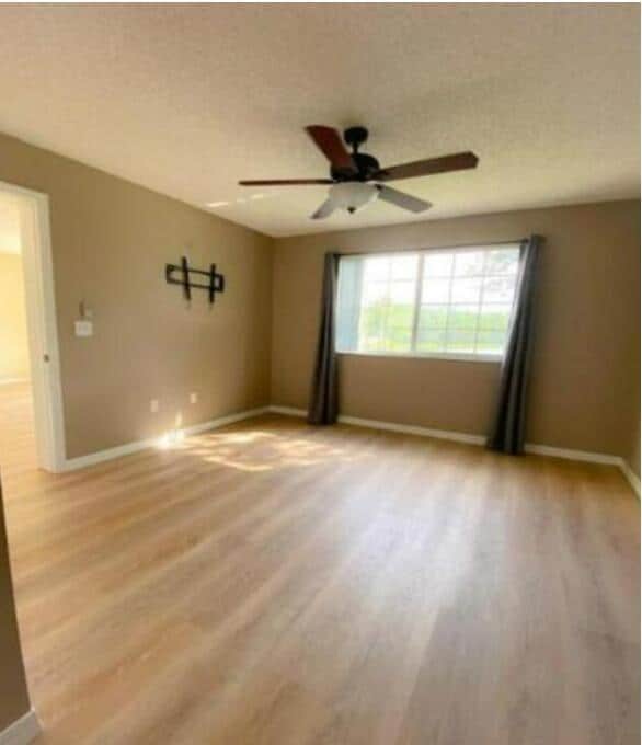 600 Crestwood Ct N in Royal Palm Beach, FL - Building Photo - Building Photo