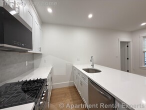406 Columbia St in Cambridge, MA - Foto de edificio - Building Photo
