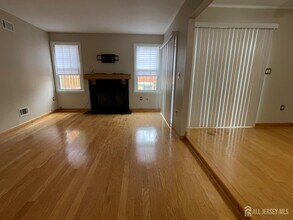 8 Killington Ct in Old Bridge, NJ - Building Photo - Building Photo