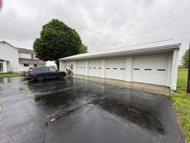 4895 Lancaster-Circleville Rd SW in Lancaster, OH - Building Photo - Building Photo