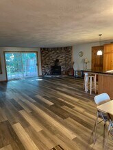 1711 Long Island Dr in Eugene, OR - Building Photo - Building Photo
