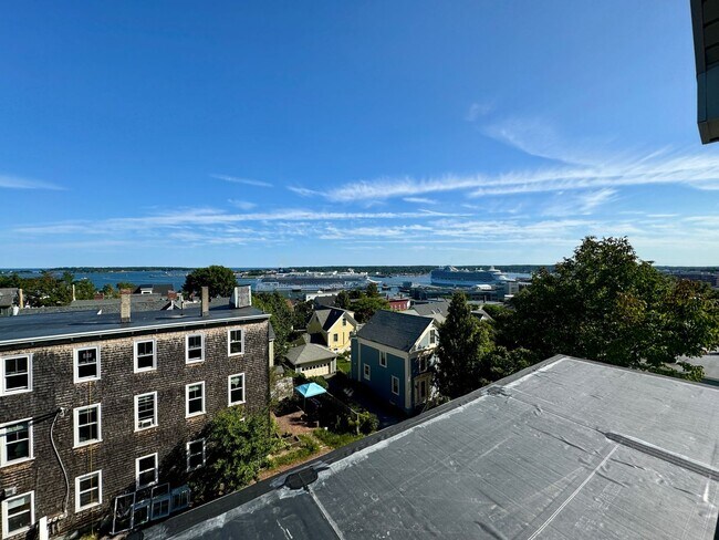 3 Sherbrooke St in Portland, ME - Building Photo - Building Photo