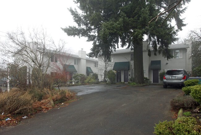 3611-3623 SW Troy St in Portland, OR - Foto de edificio - Building Photo