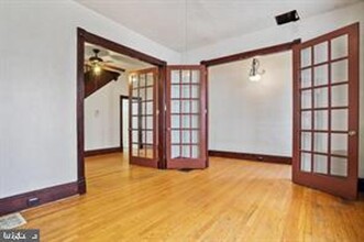 210 N Locust St in Hagerstown, MD - Building Photo - Building Photo