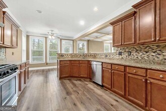 548 Myrtle Trace Ln in Suwanee, GA - Building Photo - Building Photo