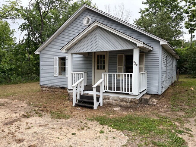 820 N 27th St in Van Buren, AR - Building Photo - Building Photo