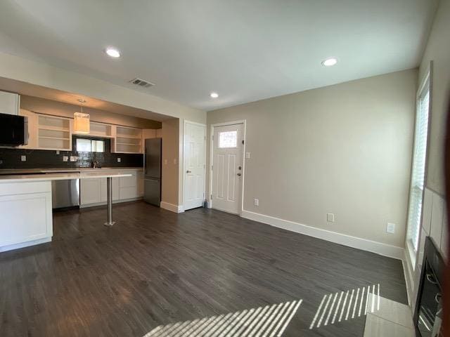 property at 935 La Posada Dr