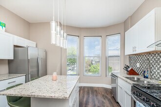 2201 W Monroe St in Chicago, IL - Building Photo - Building Photo