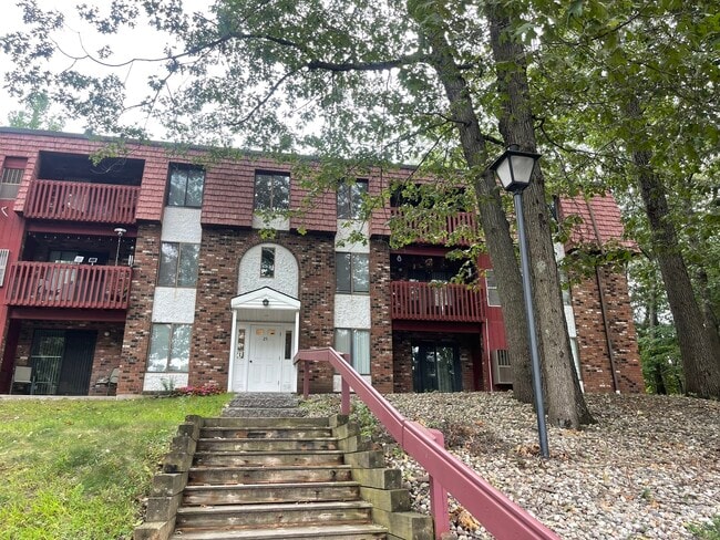 property at 25 Woodsedge Dr