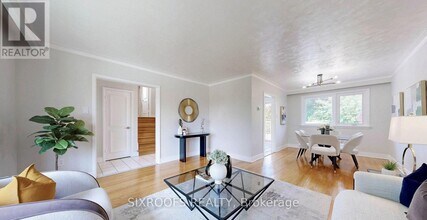 60 Beacham Crescent in Toronto, ON - Building Photo - Building Photo