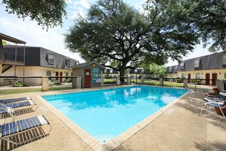 Northwood Apartments in San Antonio, TX - Building Photo - Building Photo