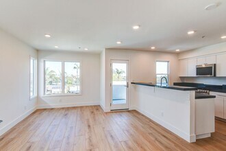 3944 Bancroft St in San Diego, CA - Building Photo - Building Photo