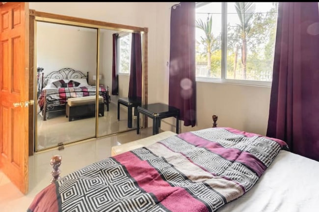 22972 Crespi St in Los Angeles, CA - Building Photo - Building Photo