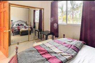 22972 Crespi St in Los Angeles, CA - Foto de edificio - Building Photo