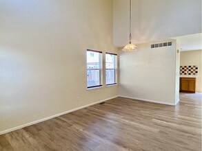 16676 E Phillips Pl in Englewood, CO - Building Photo - Building Photo