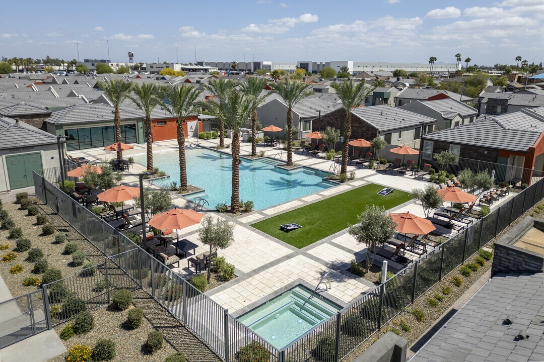 Moderne at Roosevelt in Tolleson, AZ - Building Photo