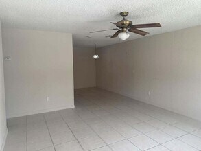 422 Caroline Ave in West Palm Beach, FL - Building Photo - Building Photo