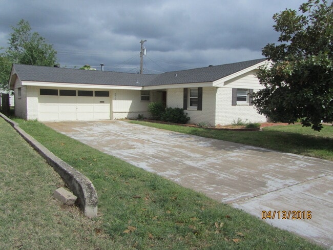 property at 3612 Linda Ave