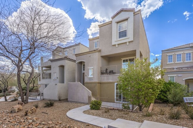 7661 Sands Dr in Las Vegas, NV - Building Photo - Building Photo