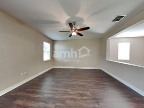 104 Star Shell Dr in Apollo Beach, FL - Building Photo - Building Photo