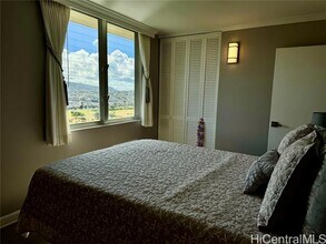 2345 Ala Wai Blvd in Honolulu, HI - Building Photo - Building Photo