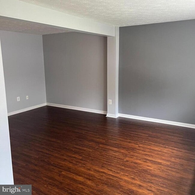 7807 Edmunds Way in Elkridge, MD - Building Photo - Building Photo