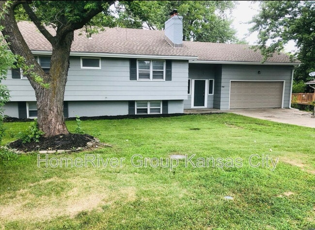 5410 NE Meadowbrook Rd in Kansas City, MO - Building Photo - Building Photo