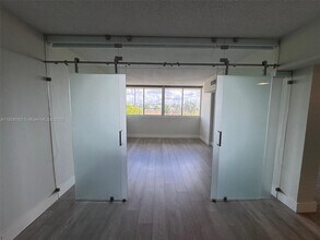 816 NW 87th Ave in Miami, FL - Building Photo - Building Photo