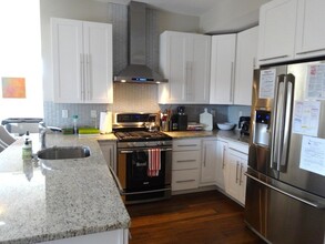 380 W Broadway, Unit 501 in Boston, MA - Building Photo - Building Photo
