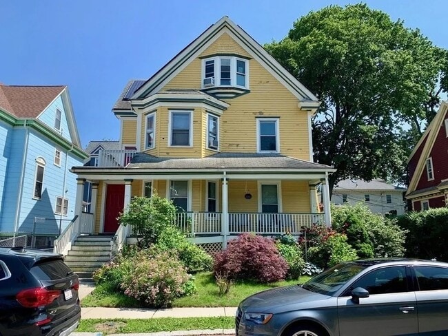 15 Centervale Park, Unit #1