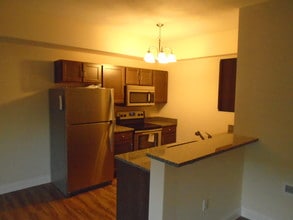 Walnut Creek Townhomes in Fayetteville, NY - Foto de edificio - Building Photo