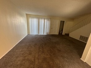 3333 El Encanto Ct in Bakersfield, CA - Building Photo - Building Photo