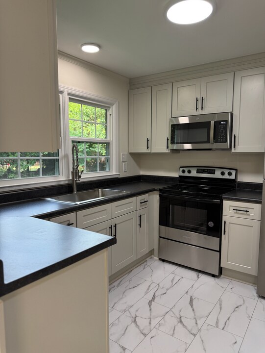 1611 Highland Ave in Dublin, GA - Building Photo