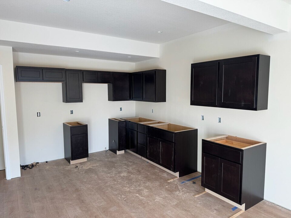 4919-4921 Silver Mill Dr in Columbia, MO - Building Photo