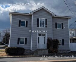 149 N High St in Harrisonburg, VA - Building Photo