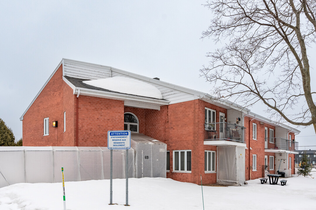 65 De Saint-Rédempteur St in Lévis, QC - Building Photo