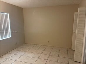 10818 Royal Palm Blvd in Coral Springs, FL - Building Photo - Building Photo
