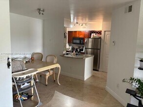 2880 N Oakland Forest Dr in Oakland Park, FL - Building Photo - Building Photo