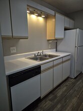 2092 S Sherwood Dr in Valdosta, GA - Building Photo - Building Photo