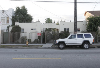 5436-5440 1/2 Fountain Ave in Los Angeles, CA - Building Photo - Building Photo