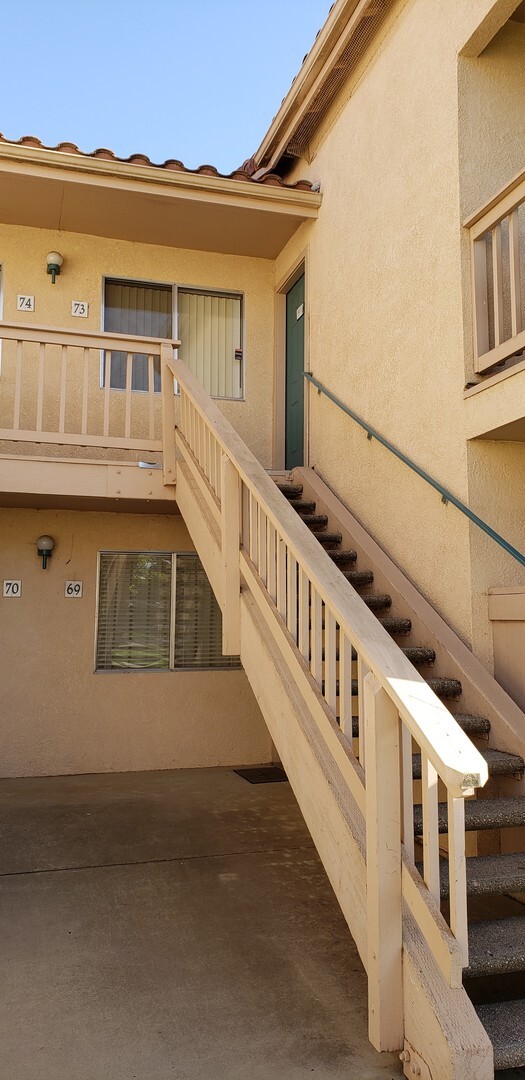 321 Inger Dr in Santa Maria, CA - Foto de edificio - Building Photo