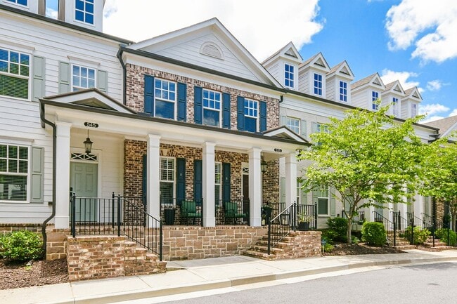 535 Letchas Ln in Alpharetta, GA - Foto de edificio - Building Photo