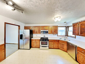 6118 Bethesda Way in Indianapolis, IN - Building Photo - Building Photo