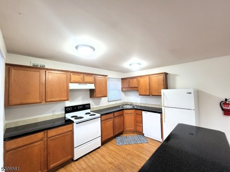 272 US-206 in Byram Township, NJ - Building Photo