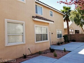 5808 Amber Station Ave in Las Vegas, NV - Building Photo - Building Photo
