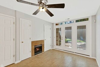 855 W Erie St, Unit 119 in Chicago, IL - Building Photo - Building Photo