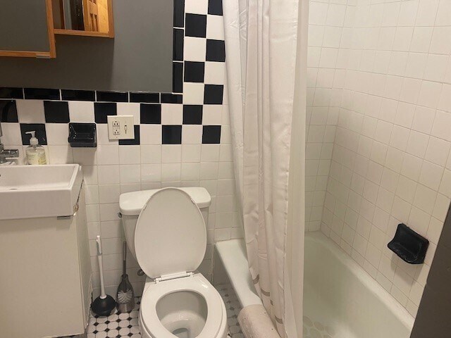 67 River St, Unit #1 in Cambridge, MA - Building Photo - Building Photo