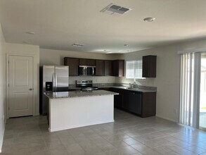 1465 E Chandler Ct in Casa Grande, AZ - Building Photo - Building Photo