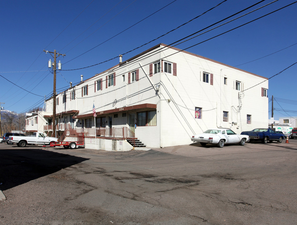 2241 E Platte Ave in Colorado Springs, CO - Foto de edificio